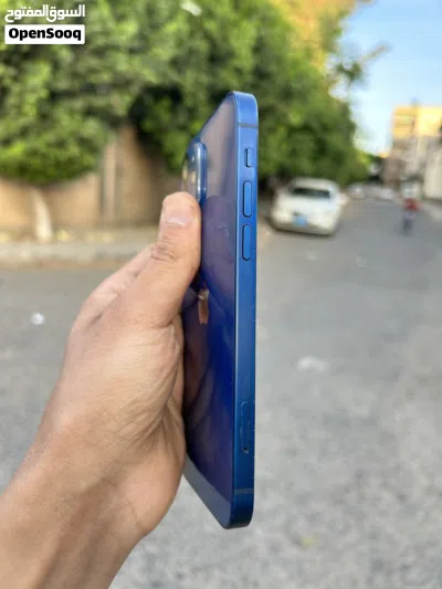 ايفون 12 عادي نظيف لون ازرق المميز 3
