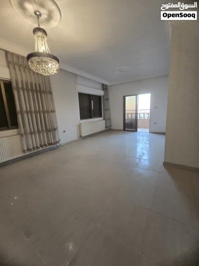 شقة للبيع في الجاردنز جهة الرابية مطلة وكاشفة بسعر مغري 2