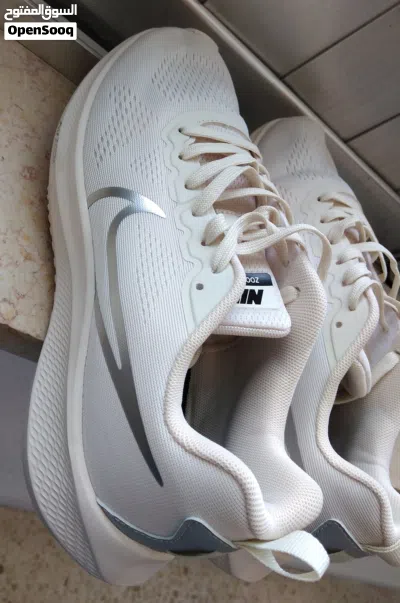 بوط رياضي nike اصلي رجالي نمره 43 2