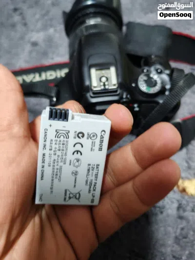 كاميرا كانون 600d نظيفة جدا مع جميع ملحقاتها 4