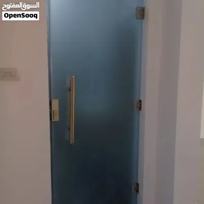 تركيب زجاج سكريت وشاورات بكس ومرايات وطاولات الطعام 2
