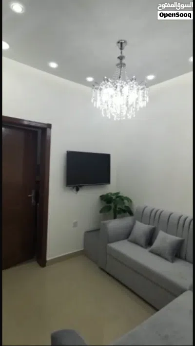 شقه نظيفه جدا جدا وراقيه وقريبه من جميع المراكز التجاريه المستشفى والعيادات قريبه من الشارع العام 3