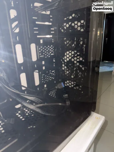 Pc case comes with 4 fans (cleaned) 3