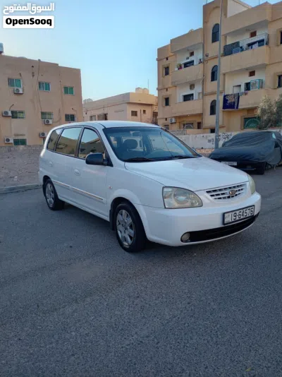 Kia Carens Luxury 4