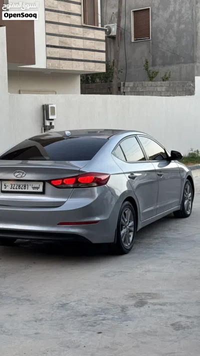هيونداي النترا Standard 4