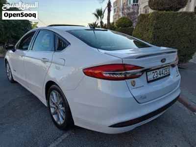 Ford Fusion SE 2
