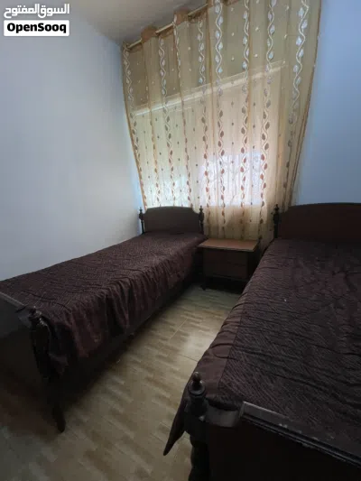 غرف نوم شبابية لاتية بحالة ممتازه 3