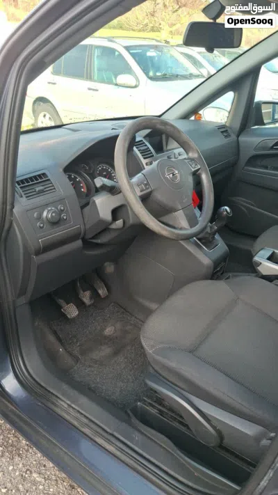 Opel Zafira 4