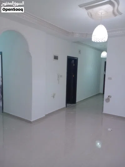 شقة للإيجار – المدينة الرياضية خلف مدارس الاتحاد – 3 نوم (1 ماستر) – طابق ثالث مع مصعد – إطلالة دائم 2