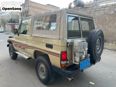 Toyota Land Cruiser Grand Touring 4