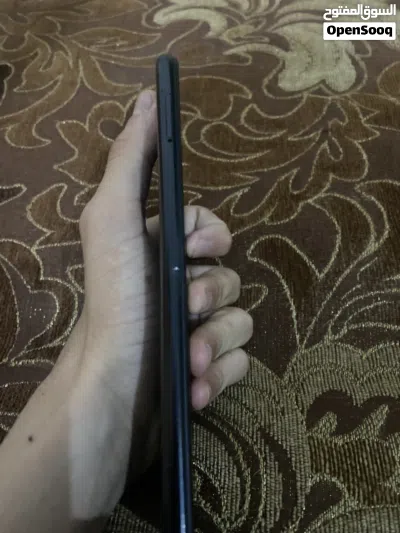 عرطهً جلاكسيA21 32 جيجاالشاشه مشروخه مبين في الصوره بيت الشاحن مكسور نضافهً 7٪10 4