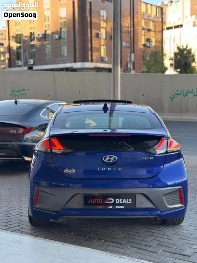 Hyundai Ioniq Standard 3