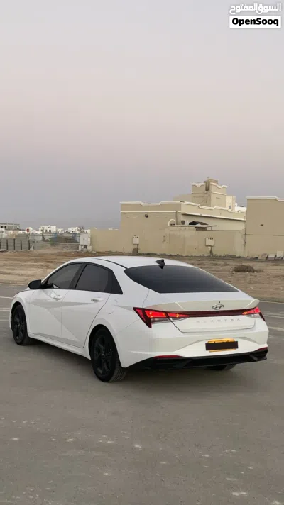 Hyundai Elantra SEL 4