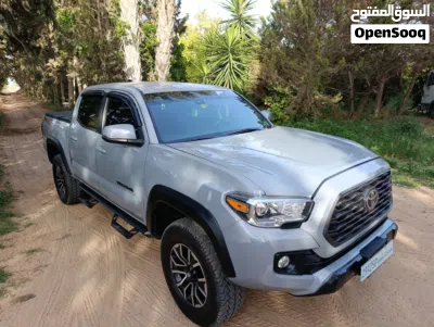 Toyota Tacoma SR5 4