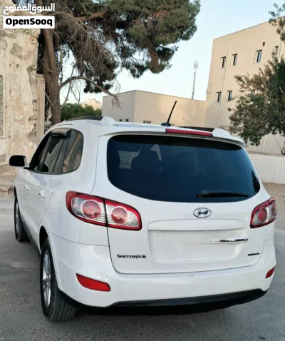 Hyundai Santa Fe Limited 2