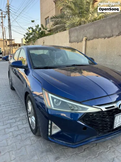 هیۆندای ئێلانترا Standard 3