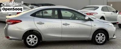 Toyota Yaris Basic 2