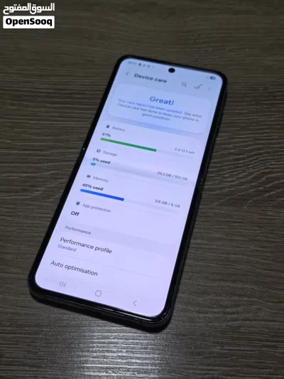 Samsung z flip4 512gb بحالة الوكاله 4