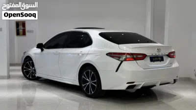 Toyota Camry SE 4