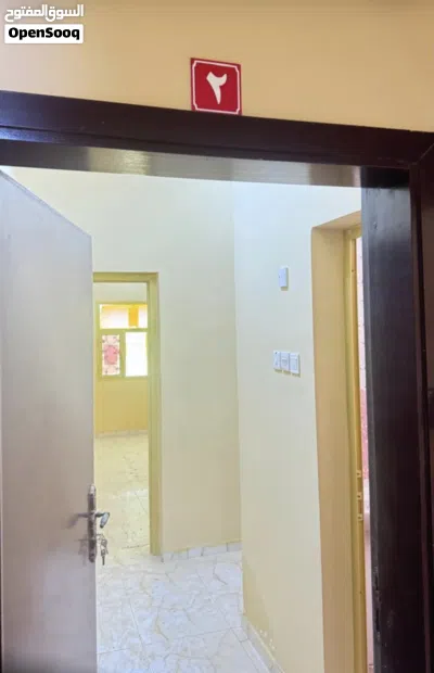 للبيع أربع شقق وعشرة محلات 4