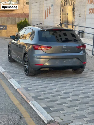 سيات ليون Standard 4