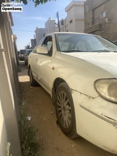 Nissan Sunny S 4
