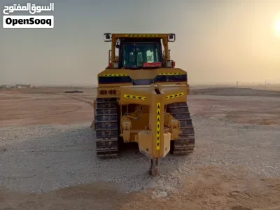 للبيع دوزر CAT D8R وكالة الامارات مع عقده في بيدو 2