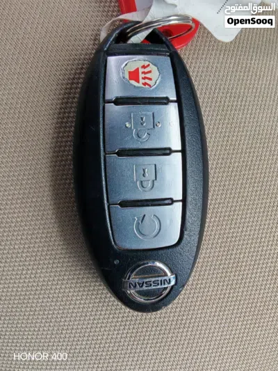 Nissan Pathfinder Standard 4
