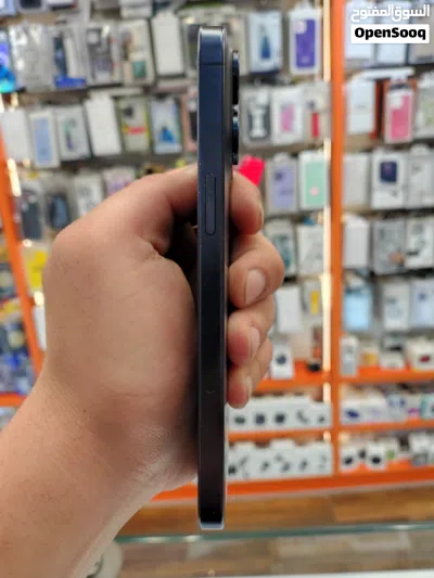 iPhone 15 pro max تخزين 256g لون ازرق بطارية 89% خالي من الخدوش بحالة الوكالة 4