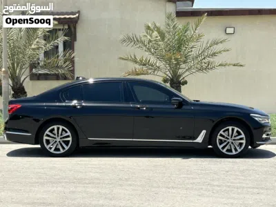 بي ام دبليو الفئة 7 740i Sedan 2
