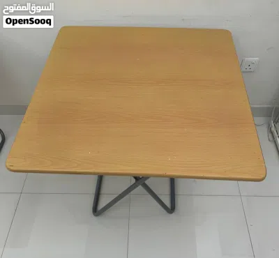Folding Table 80x80x70cms in Good Condition 2