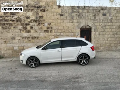 سكودا رابيد Standard 4