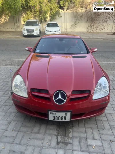 رقم دبي مميز G مع سيارة بنز SLK 350 كوبيه احمر 2005 3