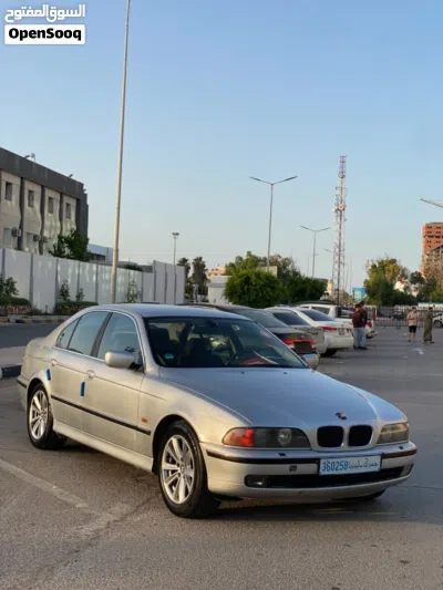 بي ام دبليو الفئة 5 525 2