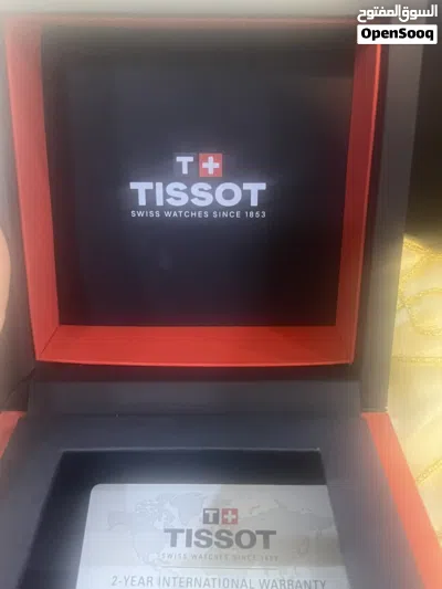 Tissot) السويسرية الفاخرة، المصممة خصيصًا لحماية وتخزين الساعات، وتتميز بشعار الشركة الشهير 2