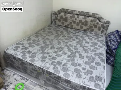 للبيع سرير كبير ( King Size bed) مع مرتبة طبية 2