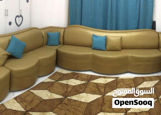 مفروشات اسلان جلسات كنبات تفصيل وتنجيد وتنفيذ جميع الموديلات بأجود أنواع الخشب و In 2020 Grey Furniture Living Room Home Decor Gold Wallpaper Living Room