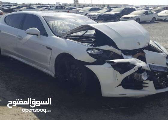 نشتري سيارات Porsche جميع الانواع والموديلات المدعومه والسكراب