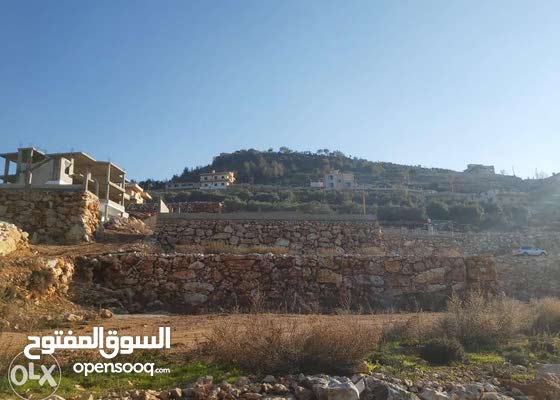 اراضي مطلة وهادئة تسكن صيفا شتاءا
