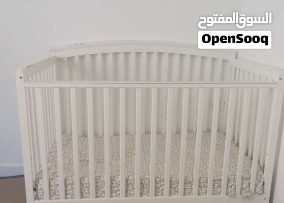 للبيع سرير اطفال عربه كرسي متحرك