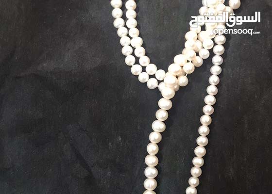 180 pieces of natural pearls with 18 gold pendantلؤلؤ طبيعي للبيع