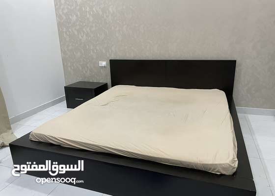 غرفة نوم خشب بحريني حديثة وبحالة ممتازة