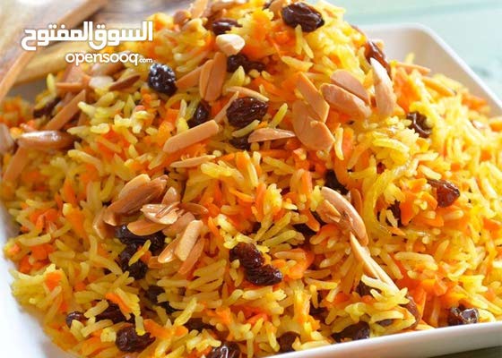 مطلوب طباخ  شيف عربي عدد 2 للعمل في طبربور  و مساعدين طباخ عدد 2 للعمل في طبربور