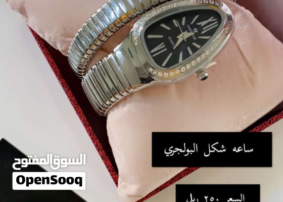 أضيفي الرونق إلى إطلالتك بساعة على شكل وردة نواعم