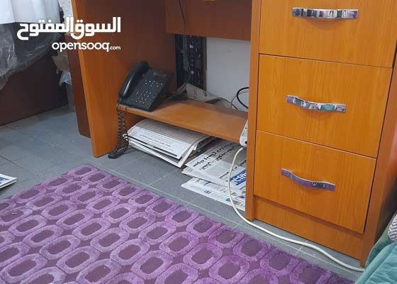 مكتب حاله نظيف جدا : أثاث مكتبي مستعمل : مدينة الكويت الشرق 174269605 :  السوق المفتوح