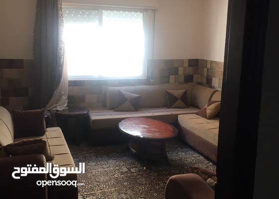 شقة فارغة للبيع 3 غرف نوم صالة وصالون 3 حمامات طابق ثاني مصعد بقرب الكارفور 154124867 السوق المفتوح