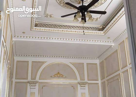 شاب مغربي فني ديكور في جميع مجالات ديكور (ديكورات إيطالية إسلامية