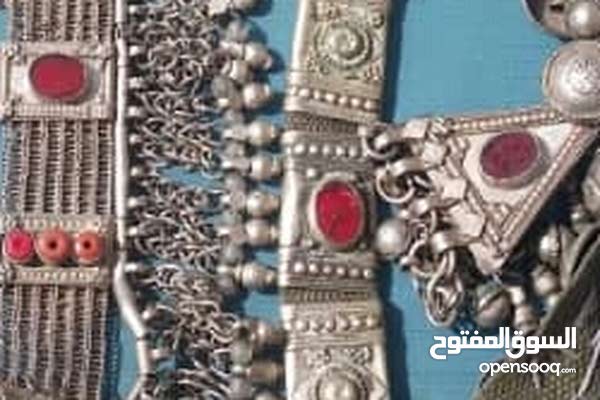 10 فصوص ياقوت في حزام فضه قديم للبيع - إعلانات اليمن | فهرسه