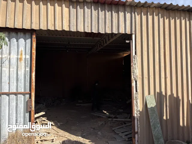 مخزن 9,50متر x 14,50متر  اجمالي 135 متر  مخزن للايجار تاجوراء الحميدية ، يمشي تخزين قومات ارضياتً