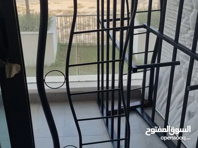 سرير حديد مزدوج مع فرشة 160 cm Bed with mattress 160 cm